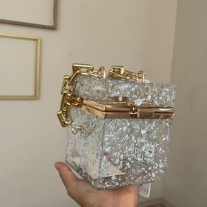 Urban Expressions hand bag clutch